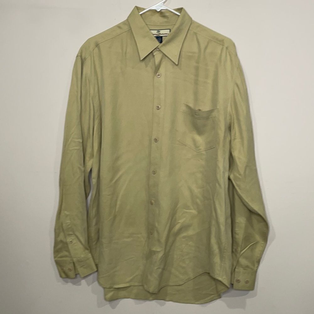 Tommy Bahama Men’s 💯 Silk Button Down Shirt